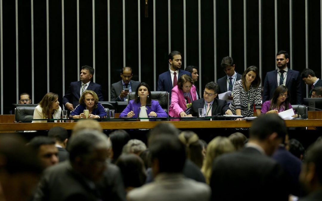 Novas regras eleitorais nas eleições de 2022 e as chances das candidatas